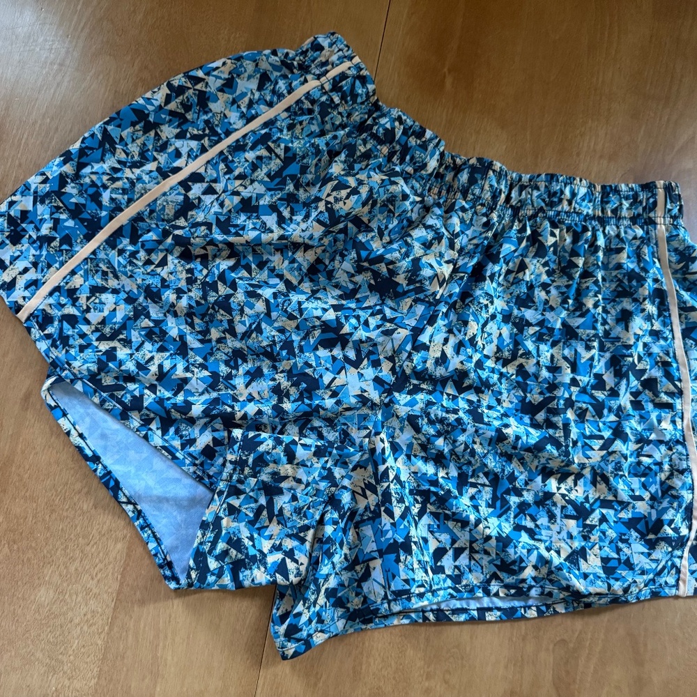 Xersion Blue Geometric Athletic Shorts